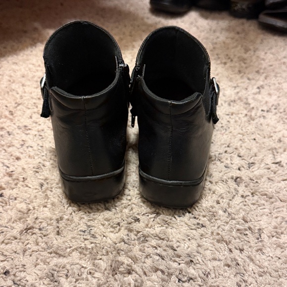Clarks Black Comfort Ankle Boots Booties side zip size 9 - Picture 5 of 7